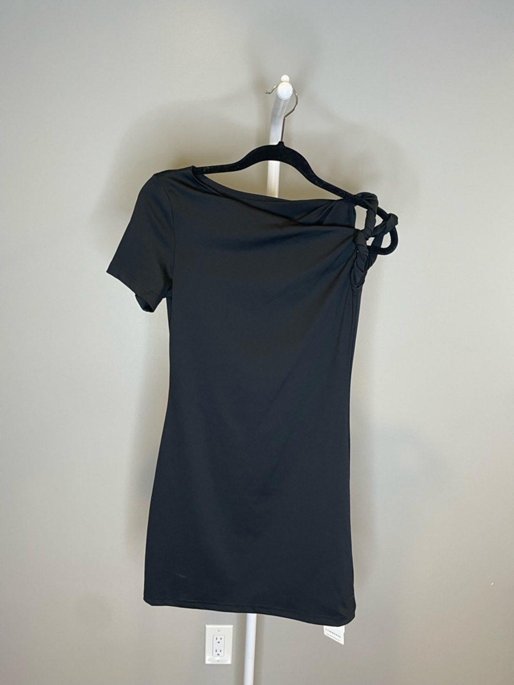 Commense Black One-Shoulder Knot Detail Dress